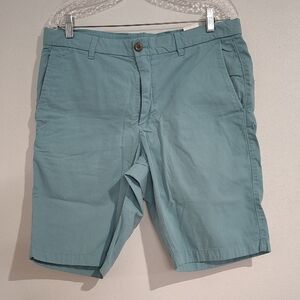 Uniqlo Men's Aqua Flat Front Shorts